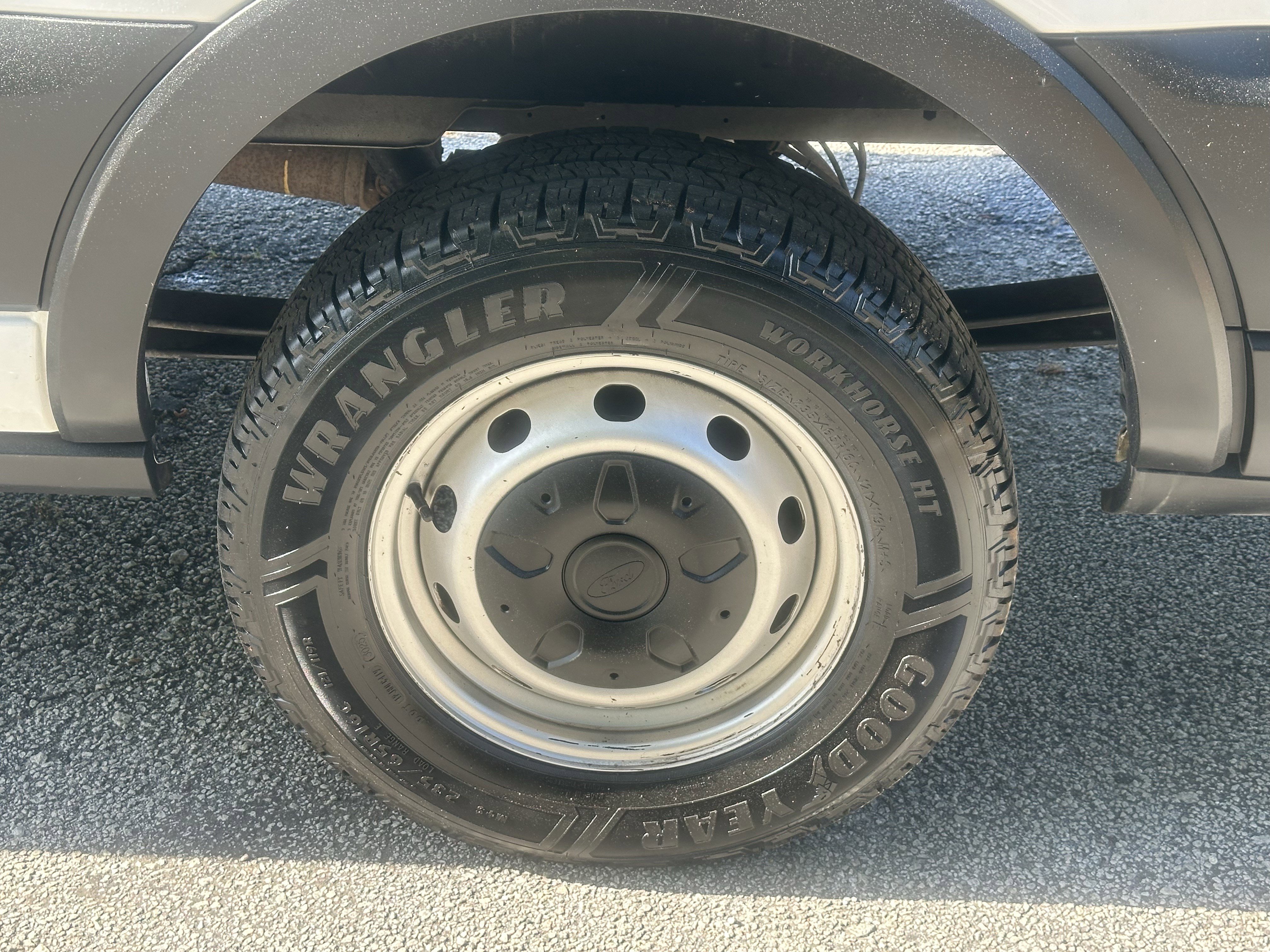 Used 2023 Ford Transit 350 148 High Roof Extended image 21