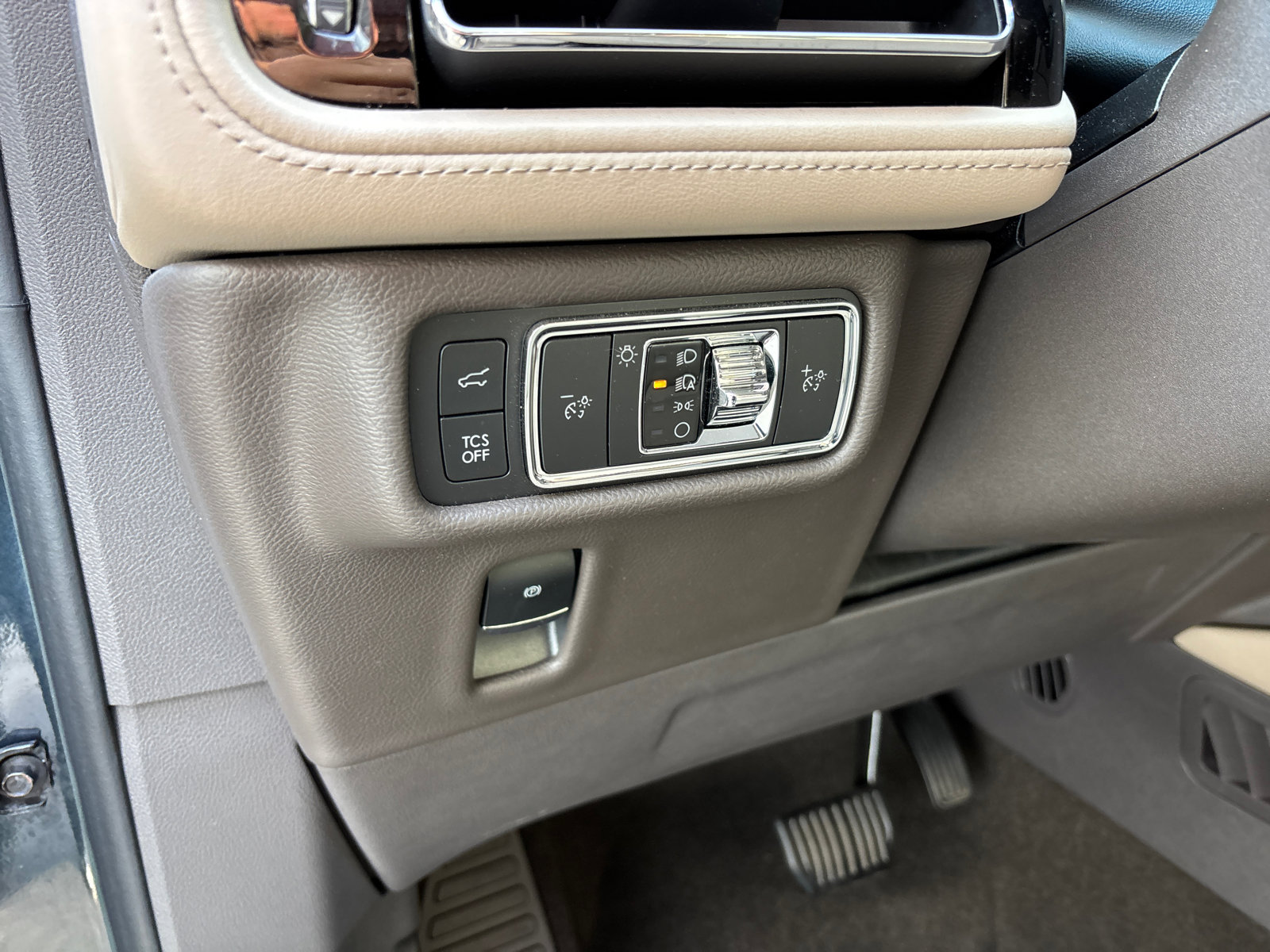 Certified 2021 Lincoln Nautilus FWD image 14