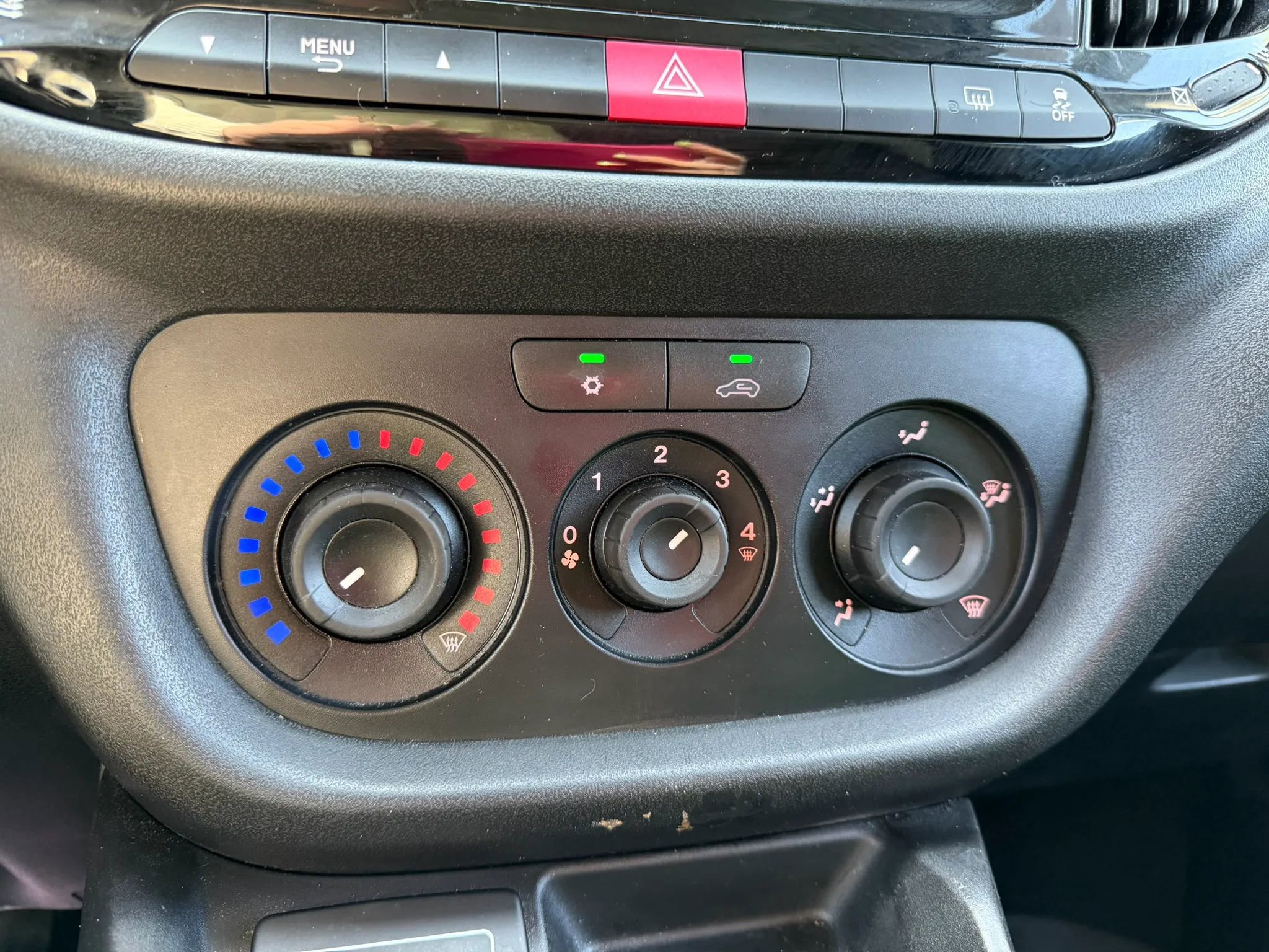 Used 2019 RAM ProMaster City Tradesman SLT FWD image 18