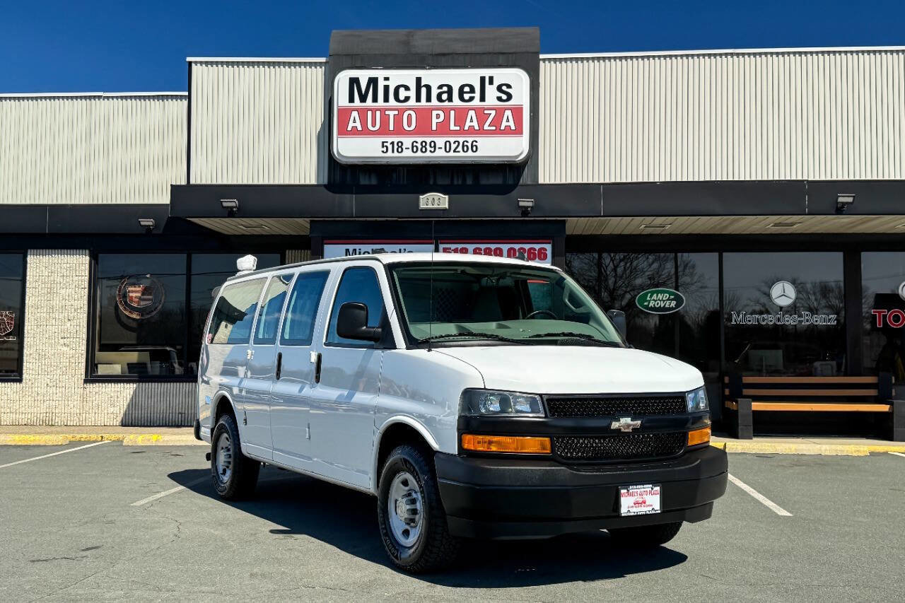 Used 2019 Chevrolet Express 2500 w/ Driver Convenience Package image 2
