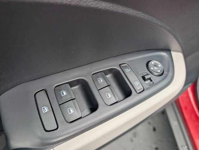 Used 2023 Hyundai Venue SEL w/ Cargo Package FWD image 15