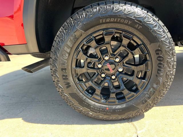 New 2026 GMC Canyon Elevation w/ Convenience Package image 9