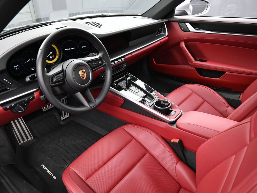 Certified 2024 Porsche 911 Carrera image 4