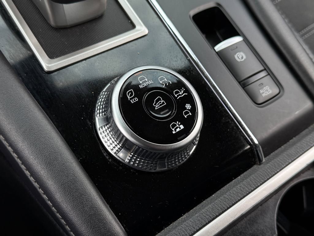 Used 2024 Mitsubishi Outlander SE image 30