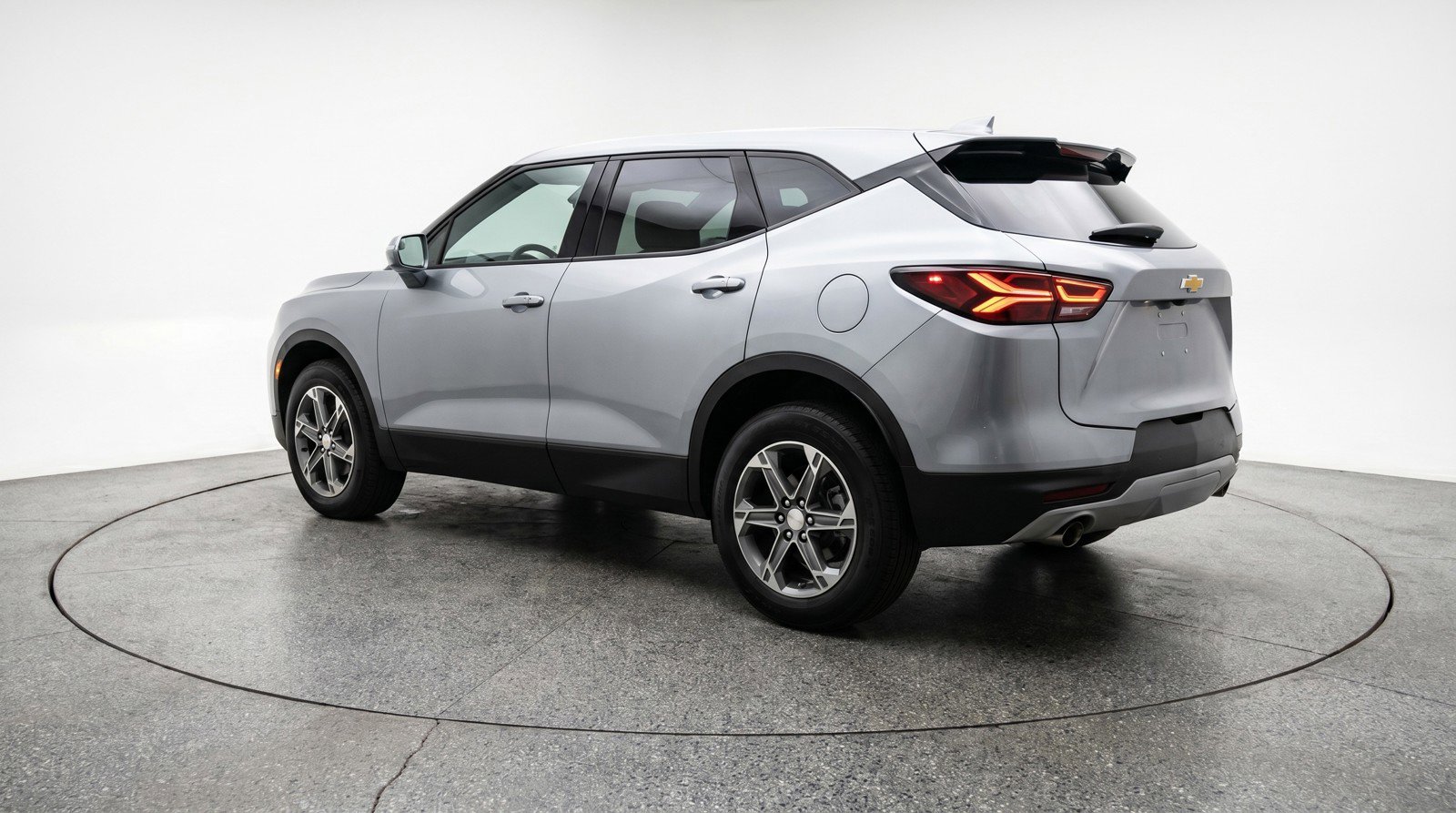 Used 2025 Chevrolet Blazer LT FWD image 6