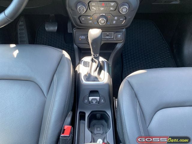 Certified 2023 Jeep Renegade Latitude w/ Sun/Sound Group AWD/4WD image 13