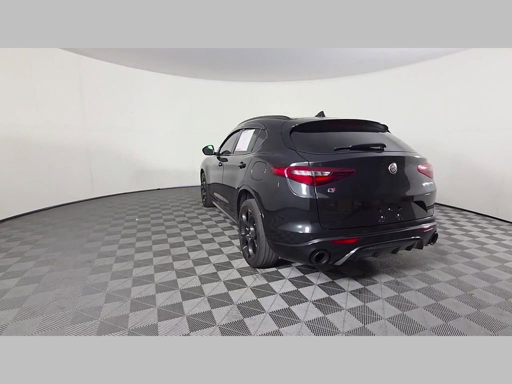Used 2022 Alfa Romeo Stelvio Veloce AWD/4WD image 41