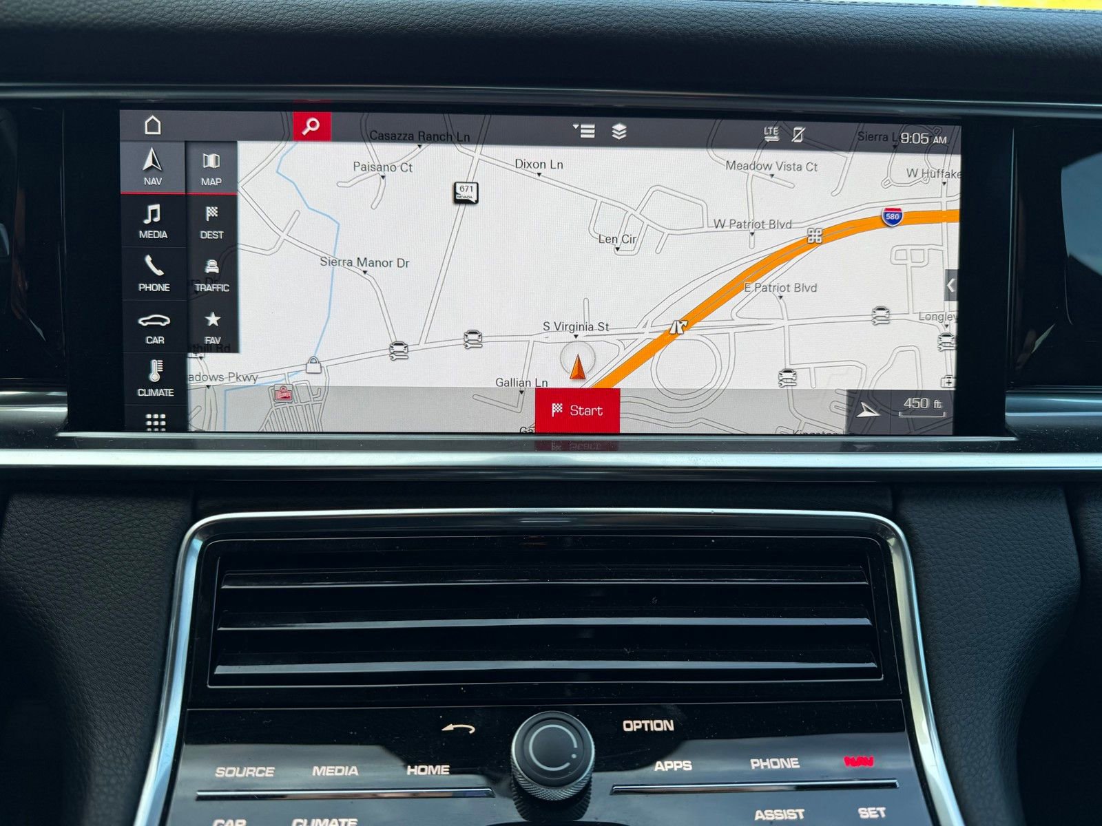 Used 2020 Porsche Panamera 4 image 18