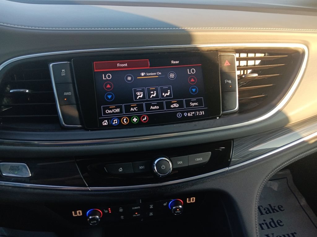 Used 2020 Buick Enclave Essence AWD/4WD image 26