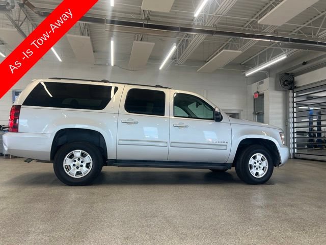 Used 2014 Chevrolet Suburban LT w/ Luxury Package AWD/4WD image 4