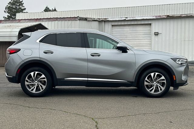 Used 2023 Buick Envision Essence image 3