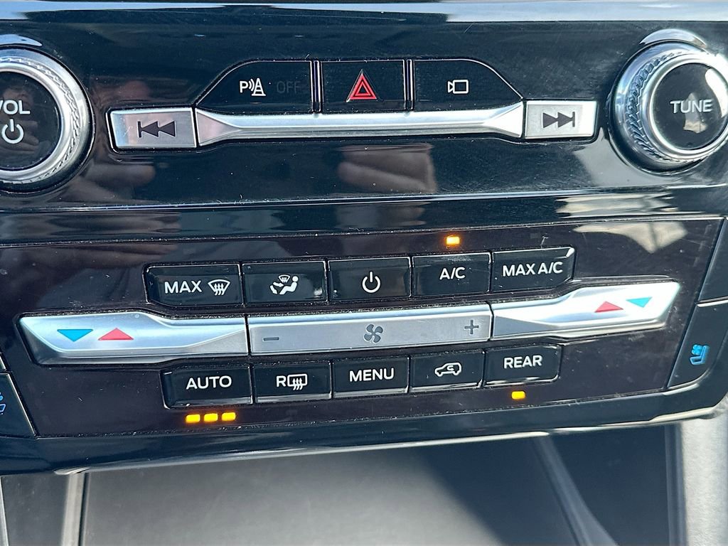 Used 2023 Ford Explorer Limited image 19