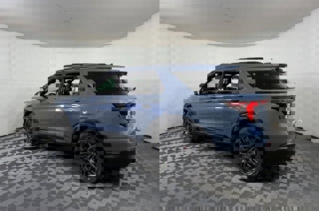 New 2026 Ford Explorer ST-Line w/ ST-Line Street Pack image 3