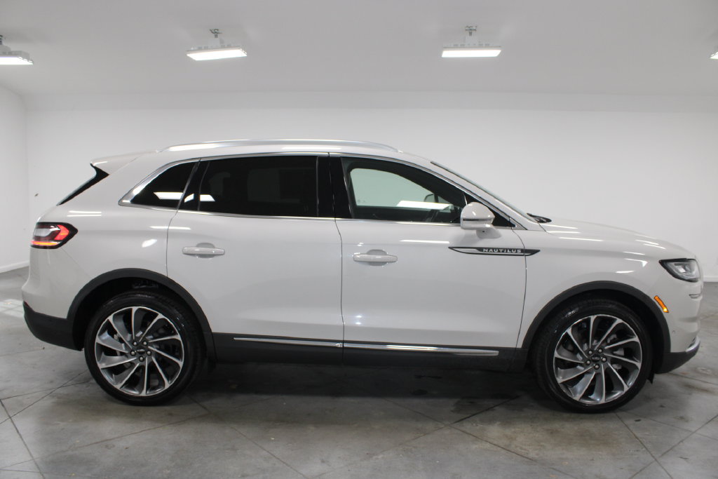 Used 2023 Lincoln Nautilus Reserve w/ Equipment Group 201A AWD/4WD image 11