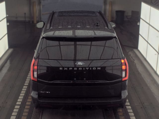 Used 2025 Ford Expedition Active AWD/4WD image 9