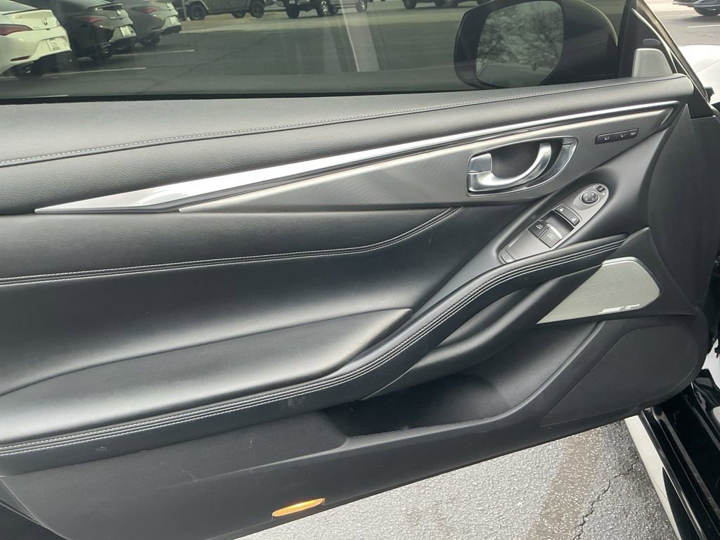 Used 2019 INFINITI Q60 3.0t Luxe w/ Essential Package image 9