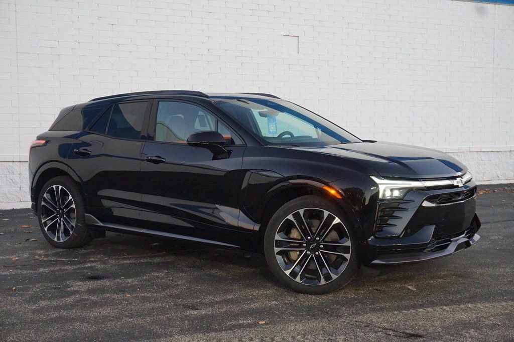 New 2026 Chevrolet Blazer EV SS w/ Performance Package AWD/4WD image 3
