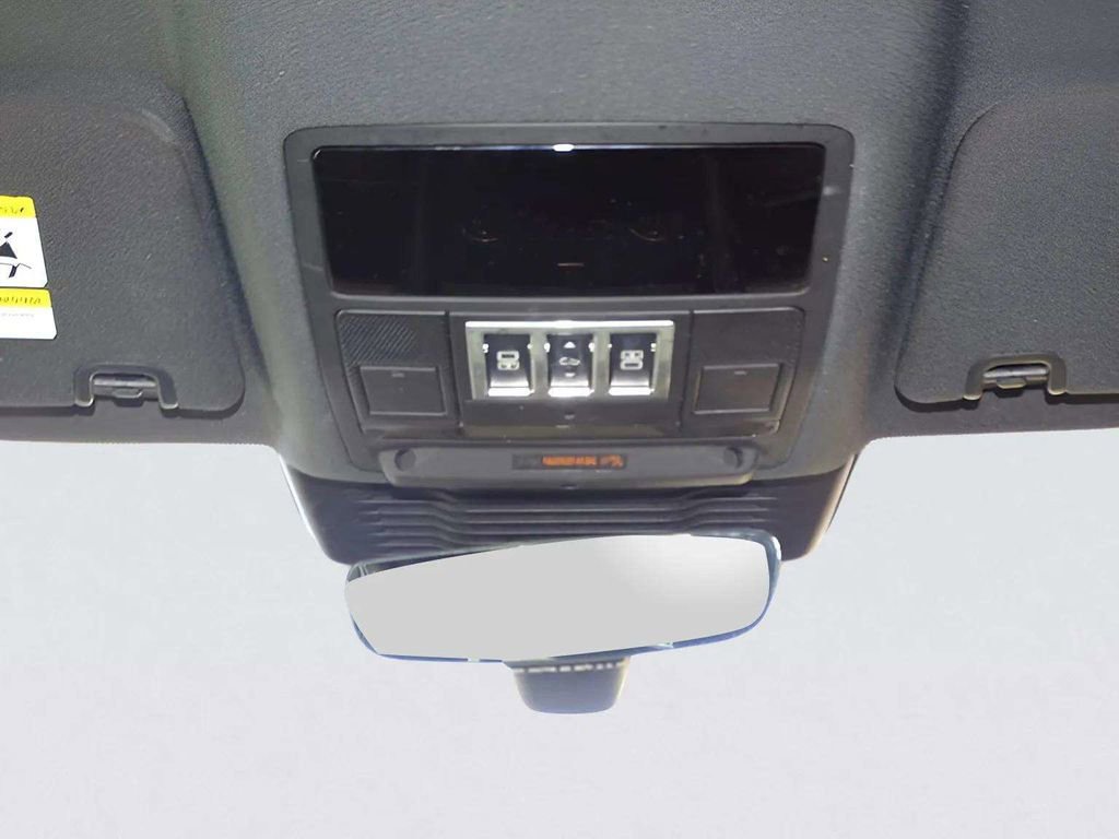 Used 2022 Land Rover Discovery HSE R-Dynamic image 39