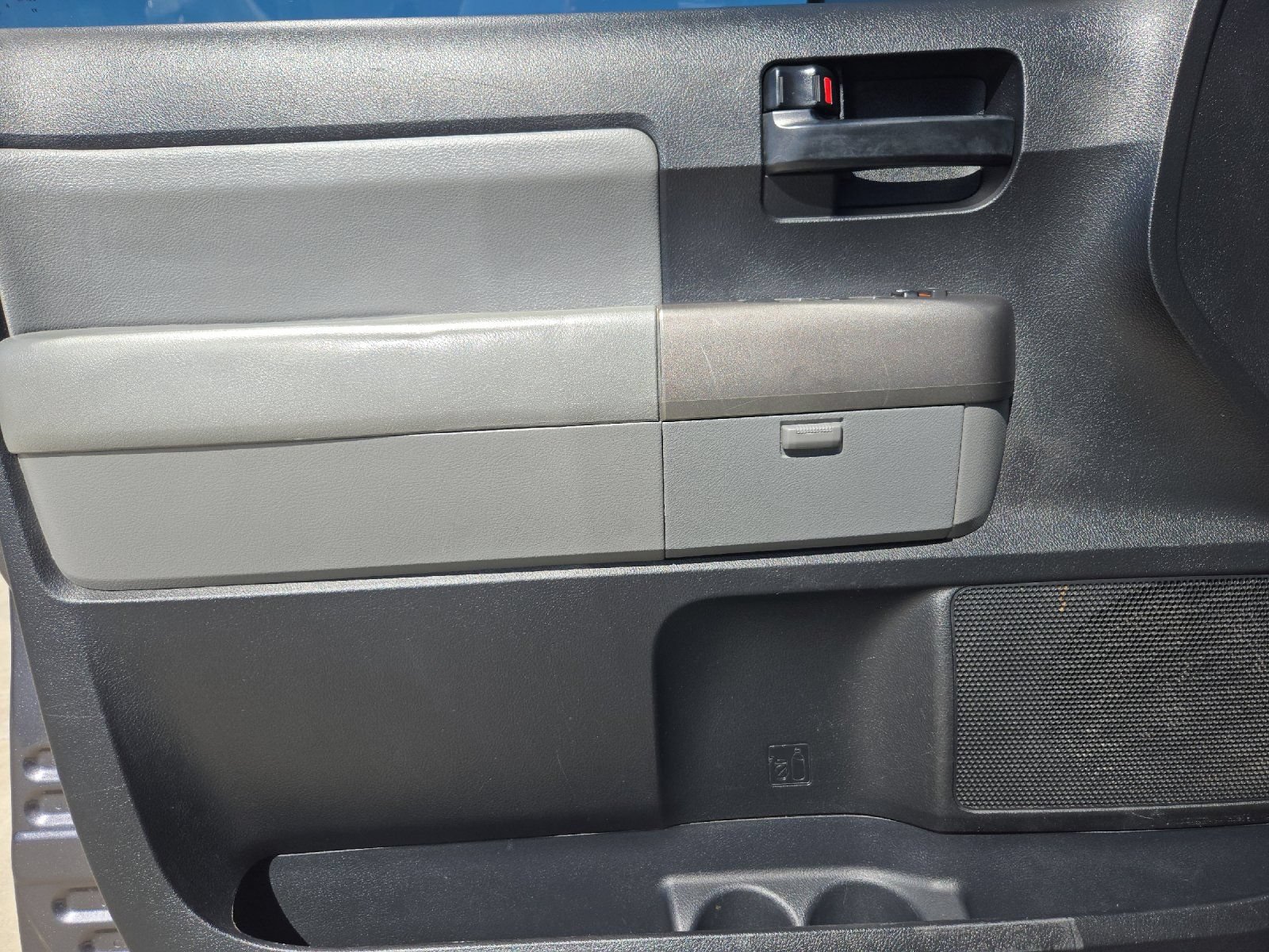 Used 2015 Toyota Sequoia SR5 RWD image 10