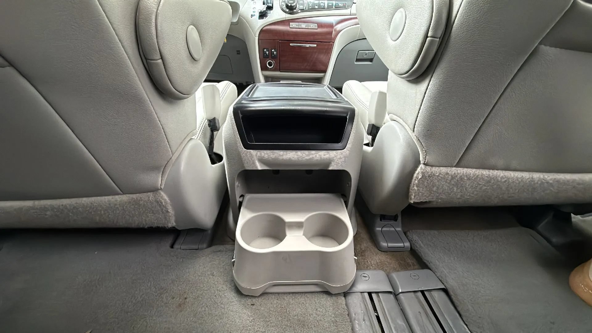 Used 2013 Toyota Sienna XLE FWD image 34