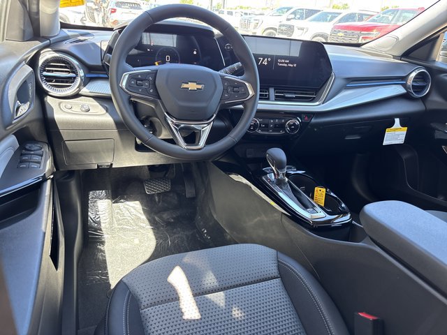 New 2026 Chevrolet Trax LT w/ LT Convenience Package FWD image 16