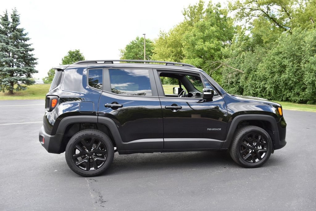 Used 2022 Jeep Renegade Altitude w/ Convenience Group AWD/4WD image 4