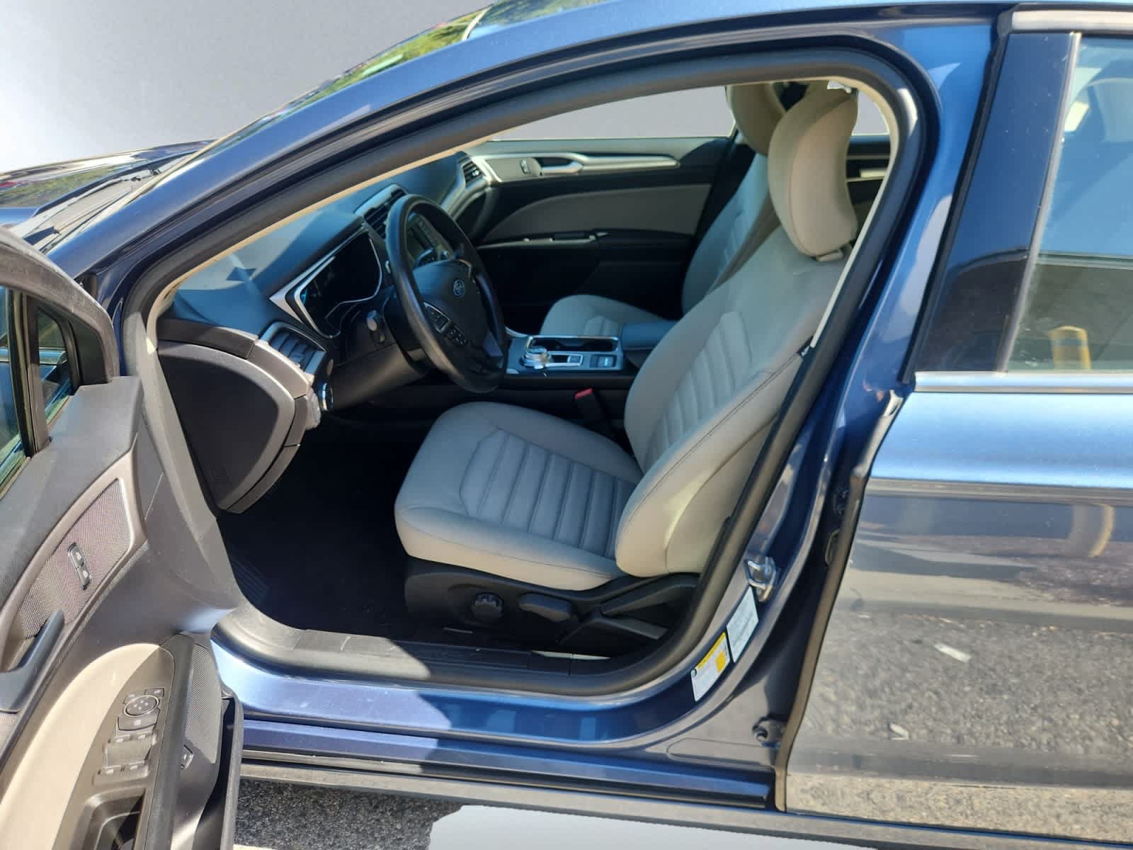 Used 2018 Ford Fusion S FWD image 7