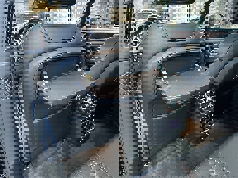 Used 2017 Bentley Bentayga image 13