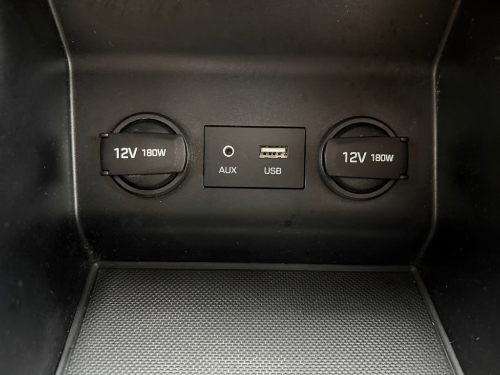 Used 2020 Hyundai Elantra SE w/ Cargo Package (C1) image 28