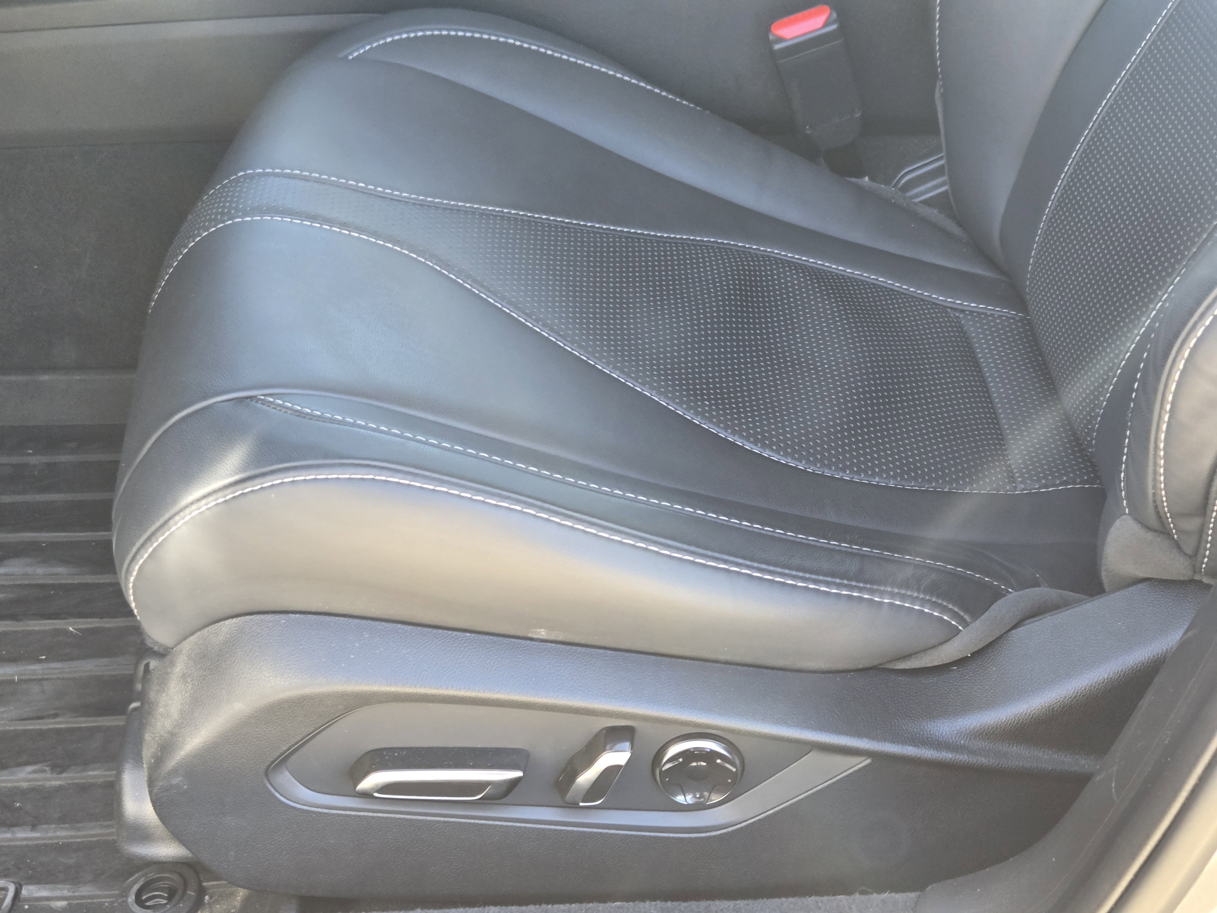 Certified 2025 Acura TLX w/ Technology Package image 31