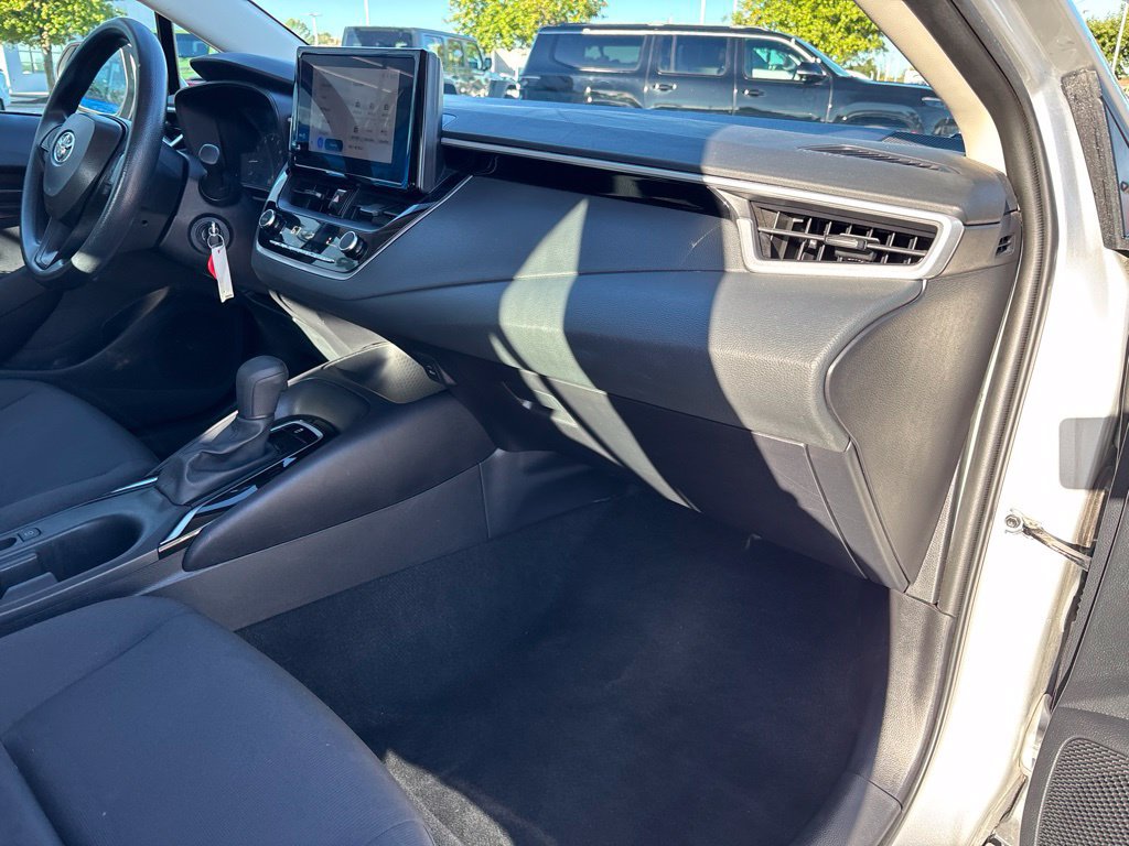 Used 2025 Toyota Corolla LE FWD image 26