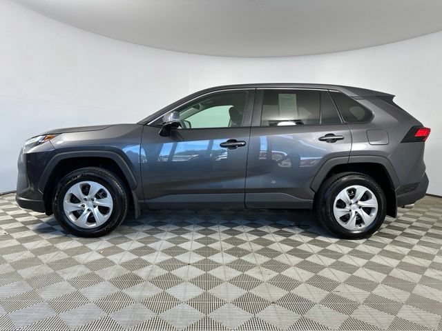 Used 2023 Toyota RAV4 LE AWD/4WD image 9