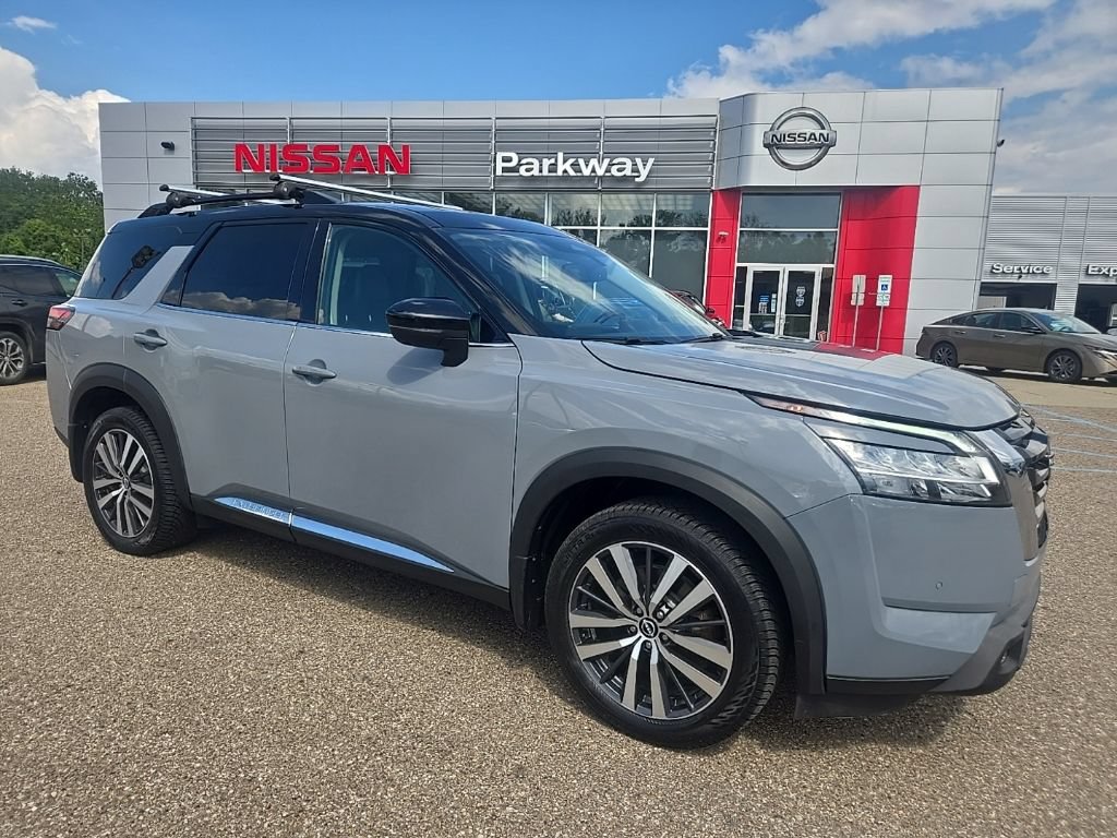 Used 2022 Nissan Pathfinder Platinum AWD/4WD image 1
