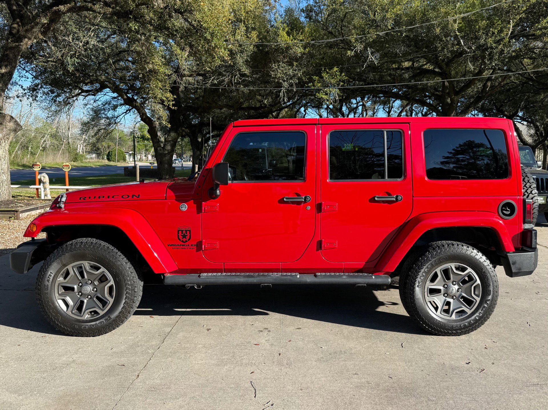 Used 2013 Jeep Wrangler Unlimited Rubicon image 10