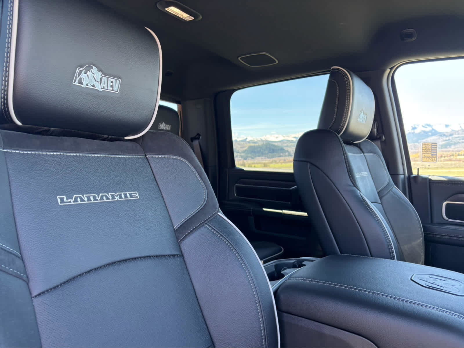 New 2025 RAM 2500 Laramie AWD/4WD image 58