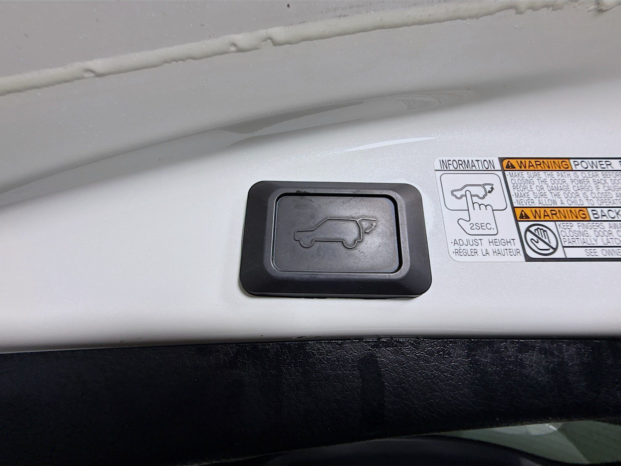 Used 2018 Toyota RAV4 Limited FWD image 42
