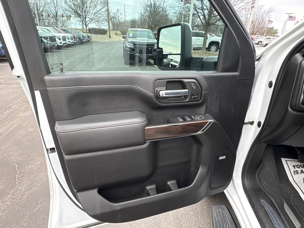 Used 2020 GMC Sierra 2500 SLT w/ SLT Premium Plus Package image 17