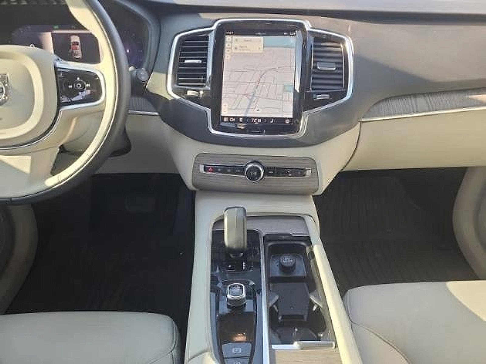 Certified 2023 Volvo XC90 B6 Plus w/ Protection Package Premier image 10