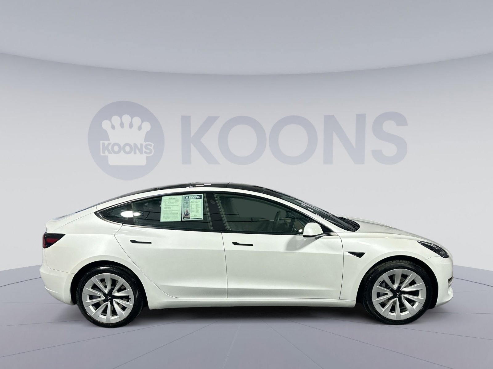 Used 2023 Tesla Model 3 Standard Range image 8