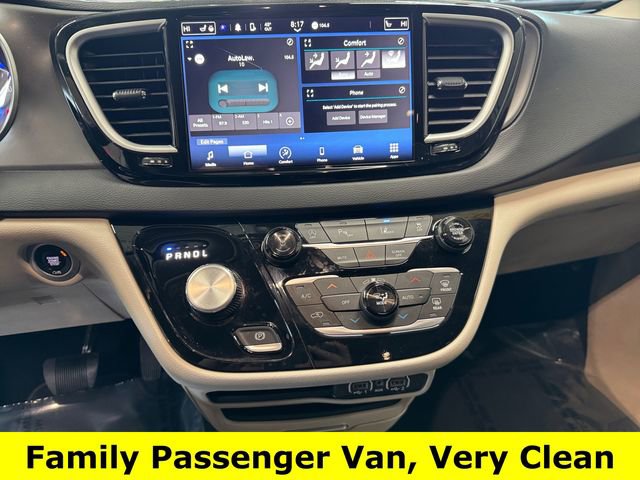 Used 2024 Chrysler Pacifica Touring-L FWD image 9