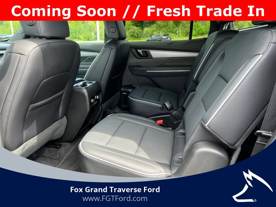Used 2025 Buick Enclave Preferred AWD/4WD image 4