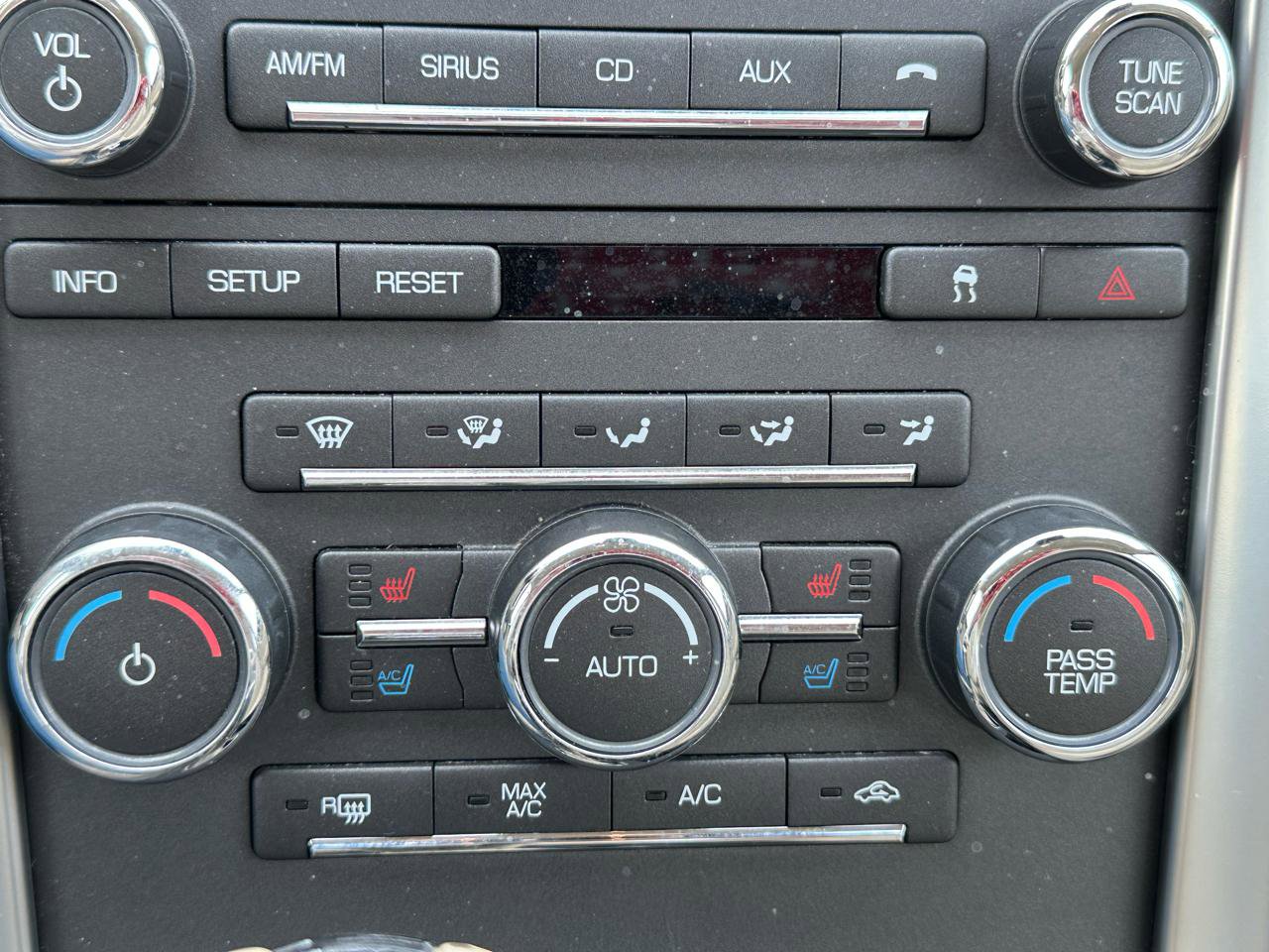 Used 2010 Lincoln MKS FWD image 27
