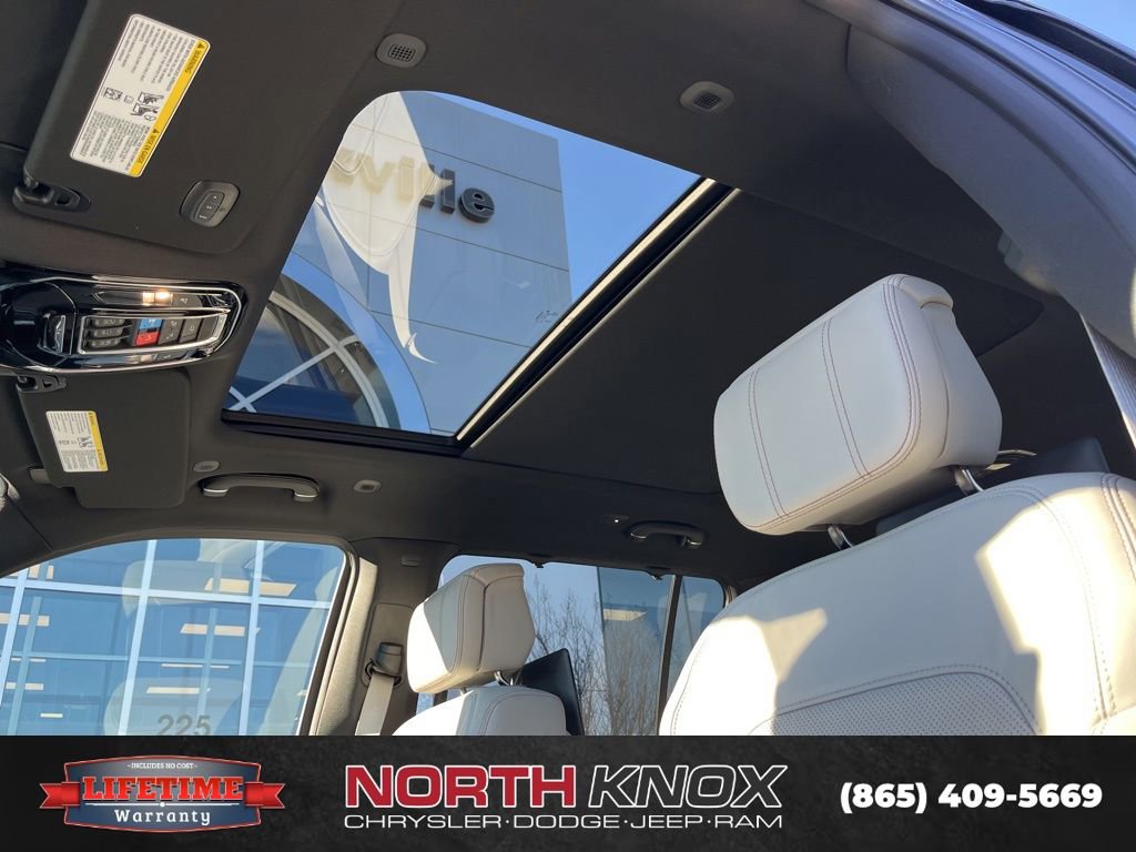 New 2026 Jeep Grand Wagoneer Summit image 13