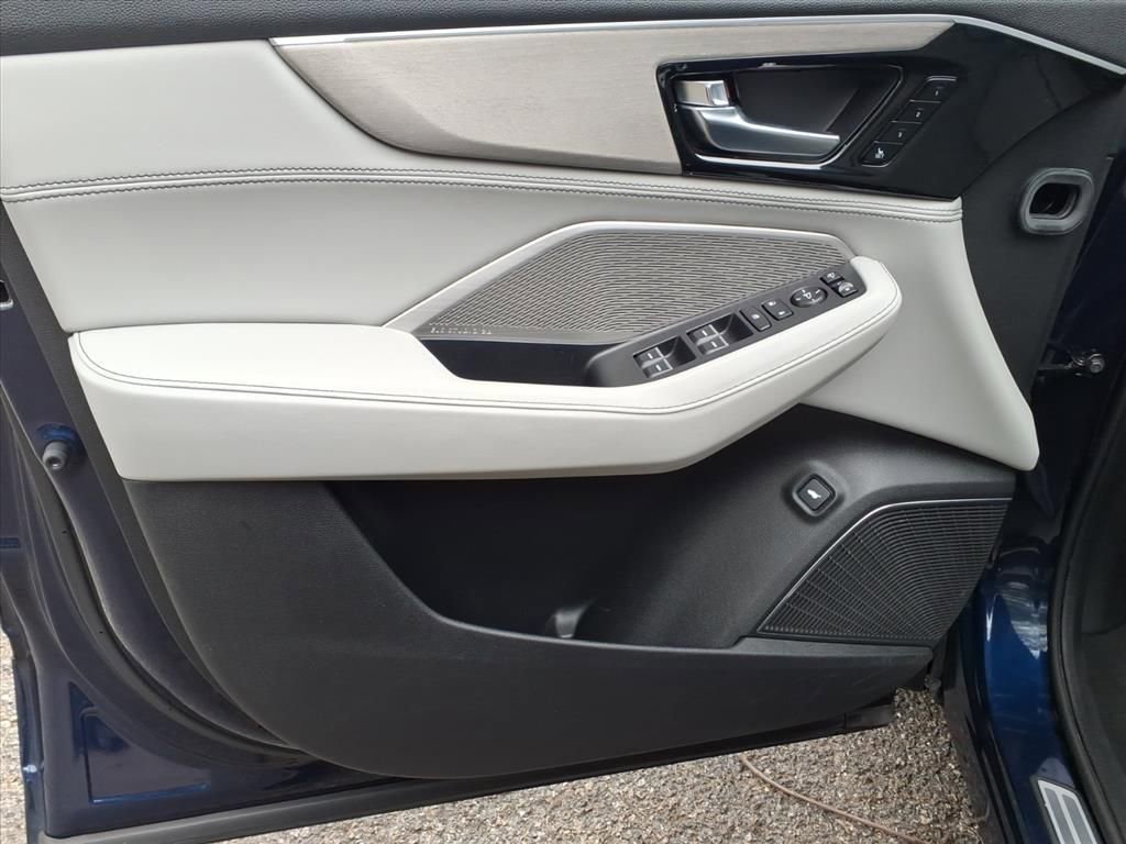 Used 2023 Acura MDX SH-AWD w/ Advance Package image 17