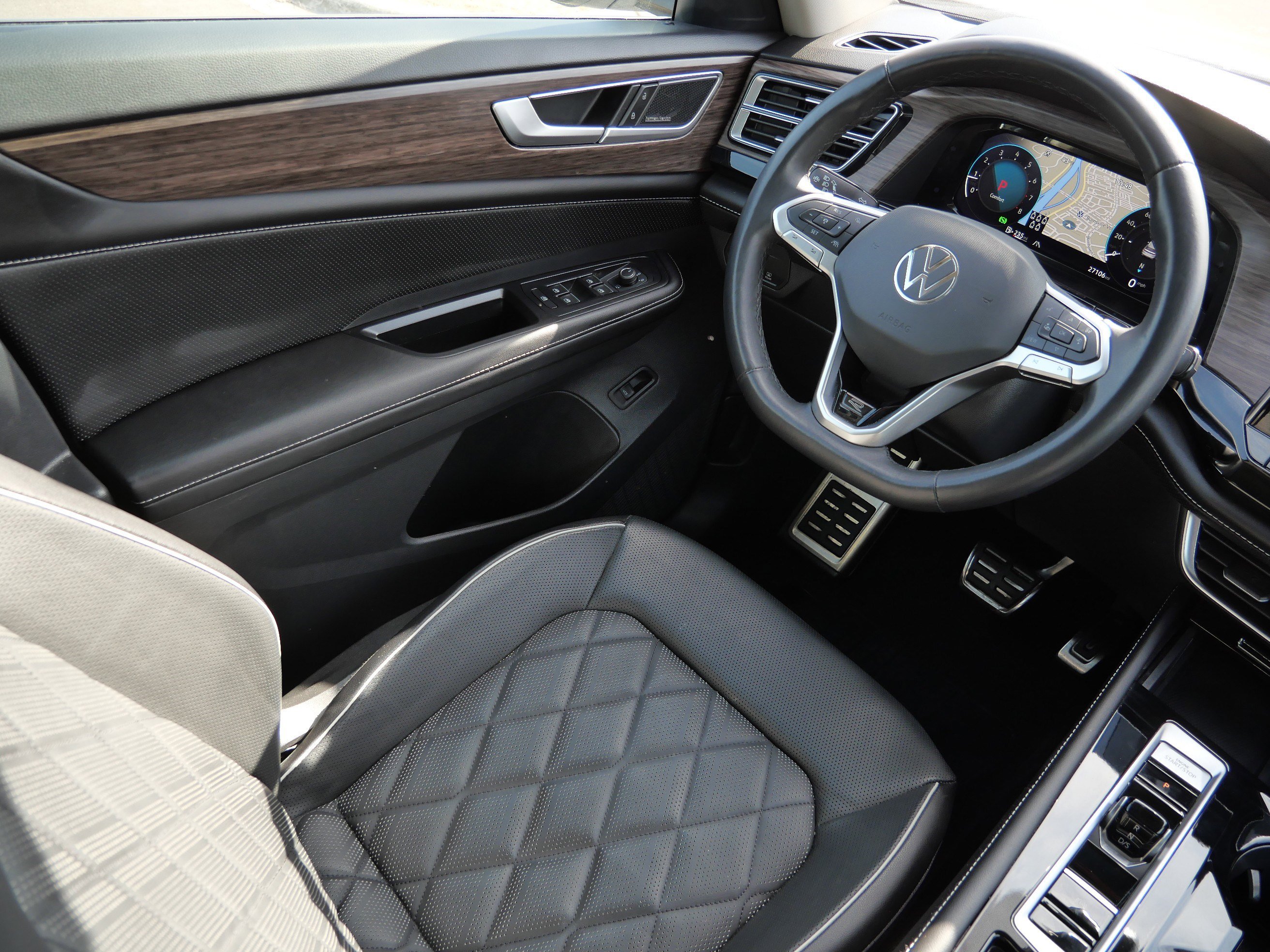 Certified 2024 Volkswagen Atlas SEL Premium R-Line image 9