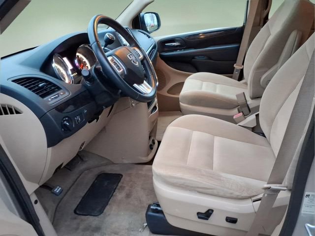 Used 2015 Dodge Grand Caravan SXT w/ UConnect Hands-Free Group image 11