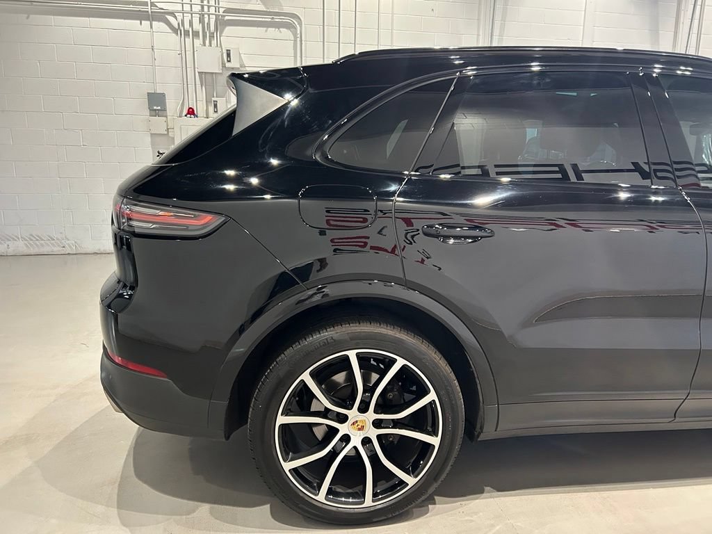 Used 2023 Porsche Cayenne AWD/4WD image 8