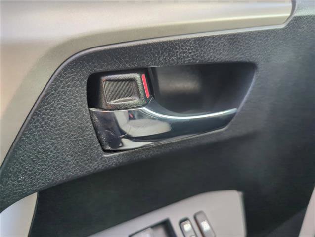 Used 2018 Toyota RAV4 XLE image 28