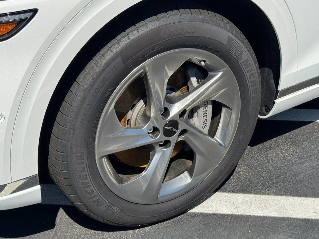 Certified 2026 Genesis GV70 2.5T Advanced AWD/4WD image 4