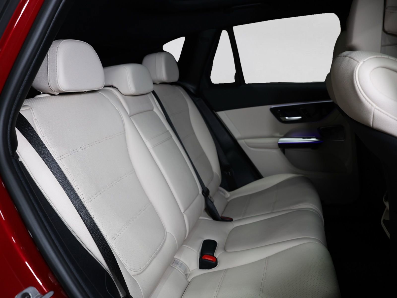 Used 2025 Mercedes-Benz GLC 300 4MATIC image 6